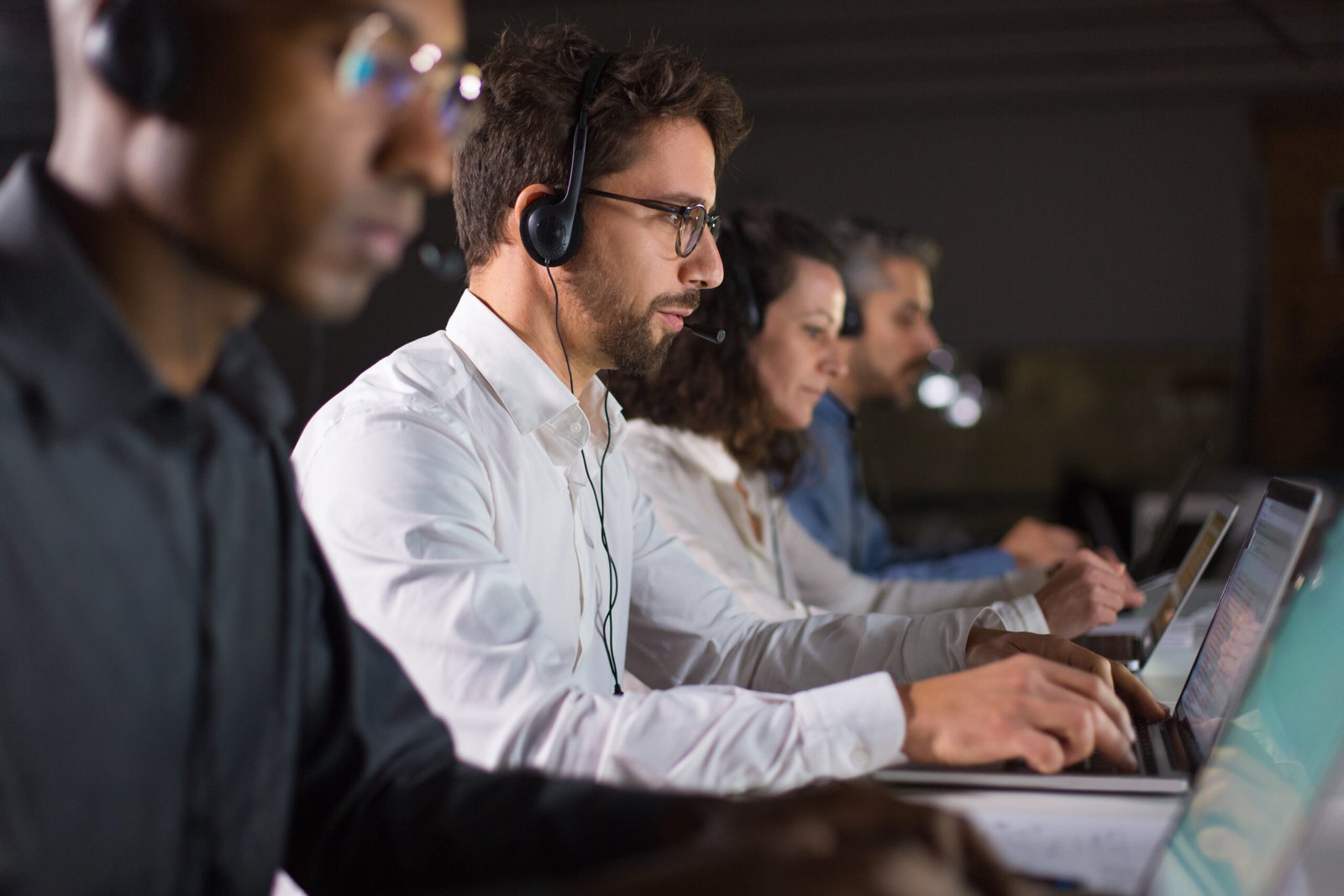 A Guide to Implementing Advanced Call Center Technologies